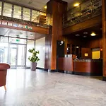 Flat At The Danube With Wellness
